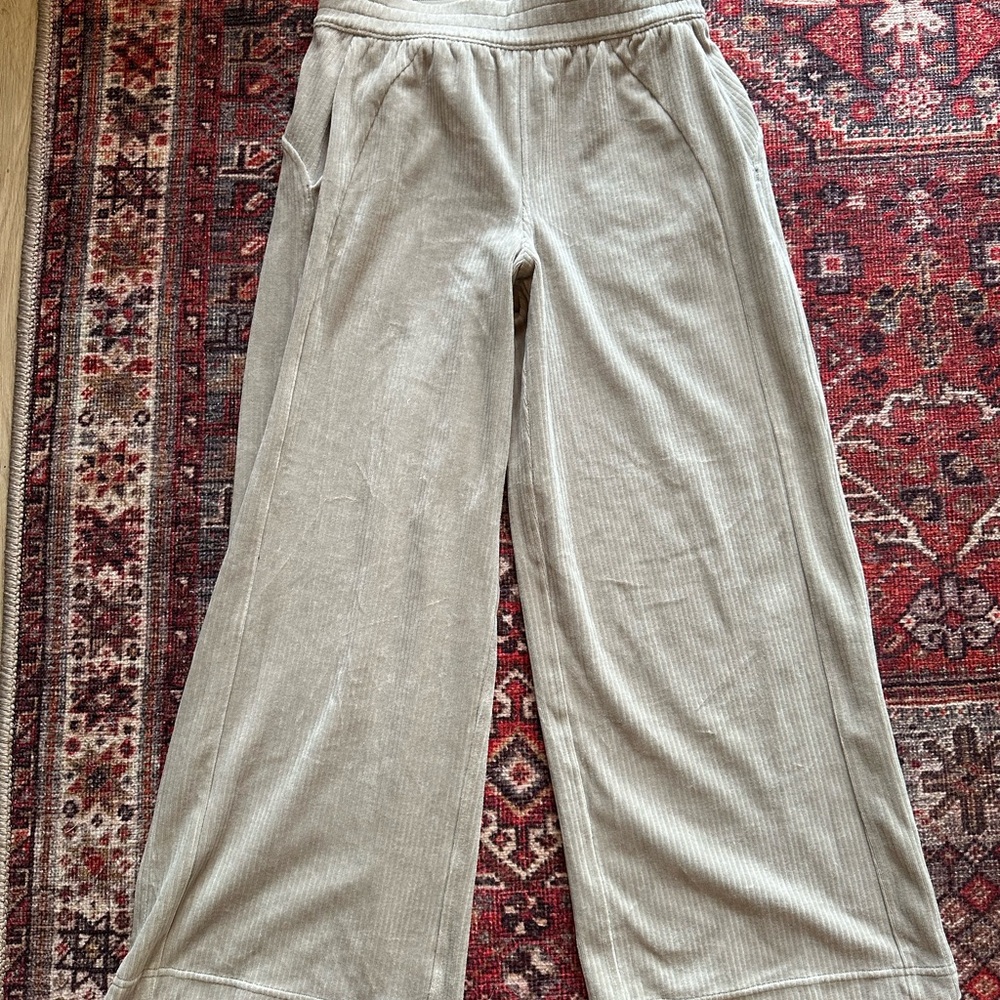 LULULEMON SWEATPANTS